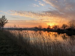 Sonnenaufgang Vareler Hafen