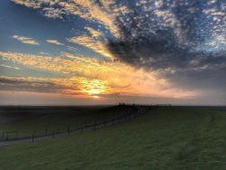 Sonnenaufgang an der Schleuse