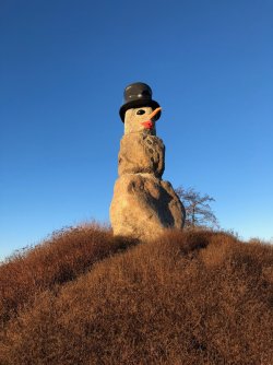 Schneemann am Vareler Hafen